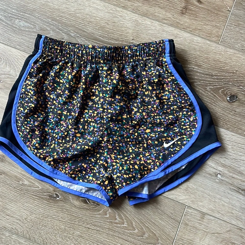 NWOT Nike Dry Tempo Icon Clash Running Shorts Black/Multicolor